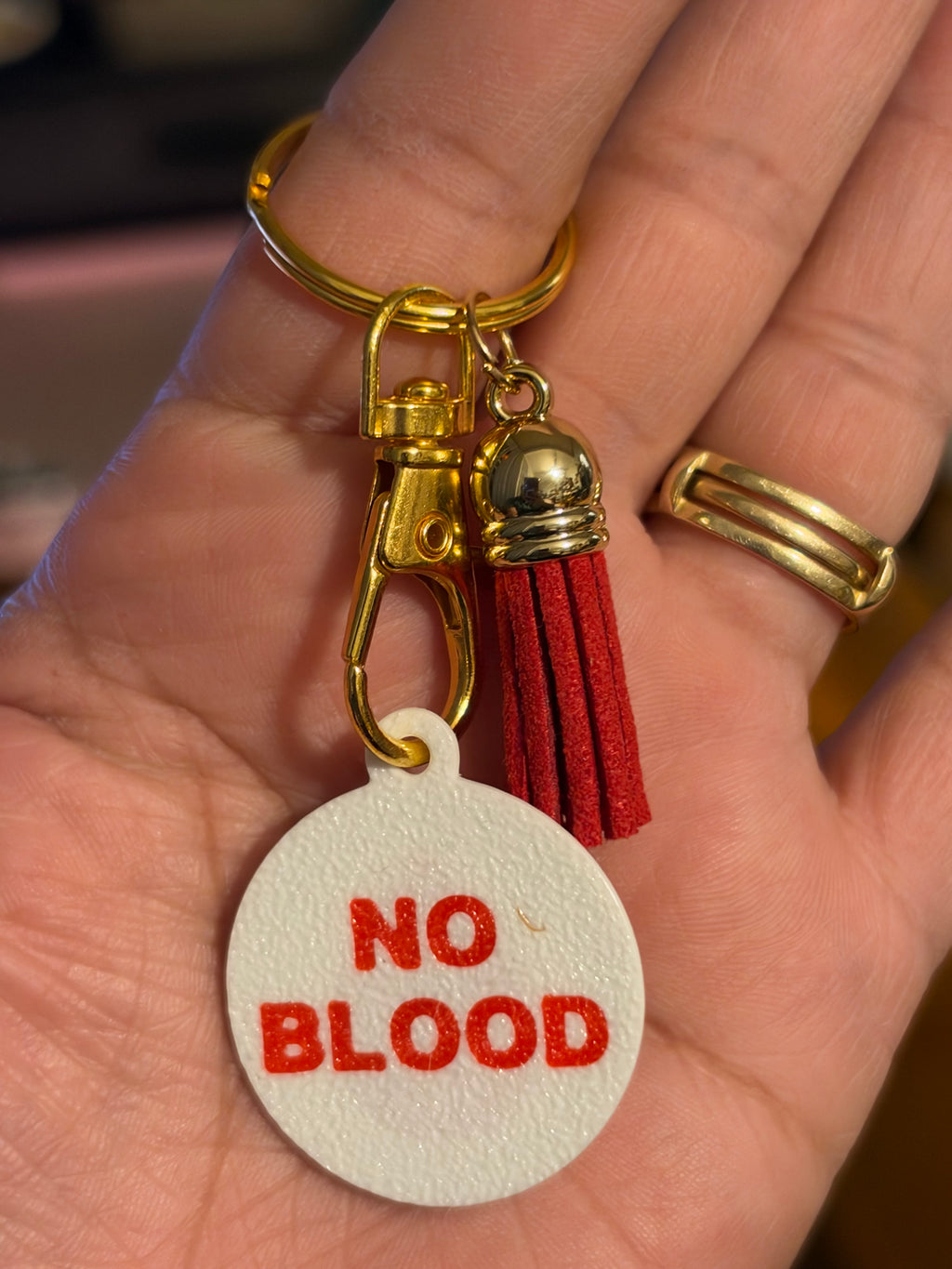 Llavero NO BLOOD  con accesorio
