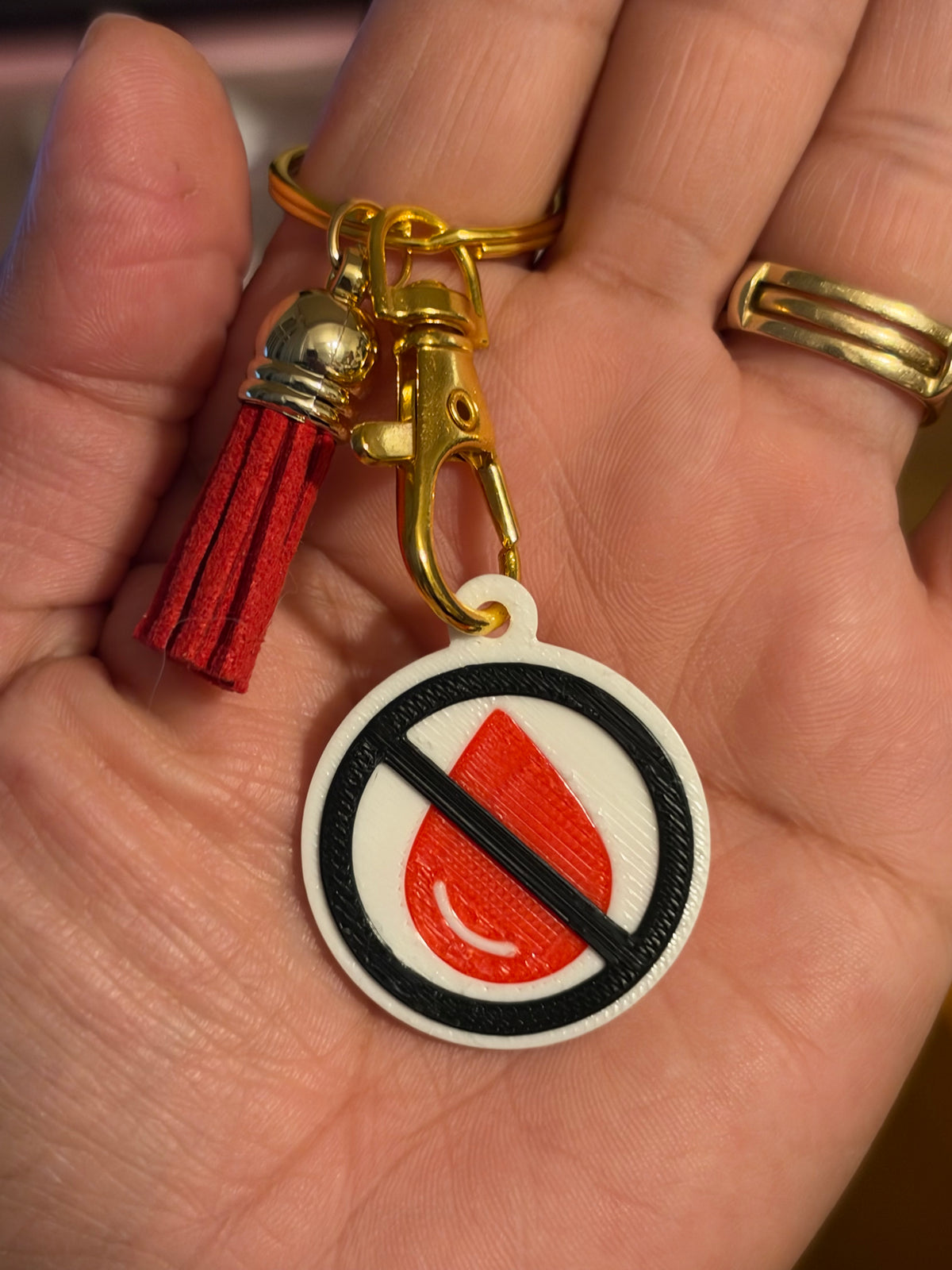 Llavero NO BLOOD  con accesorio
